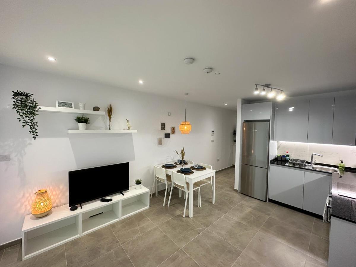 Brand New - Massive Studio - E1 - Self Catering Гибралтар Экстерьер фото