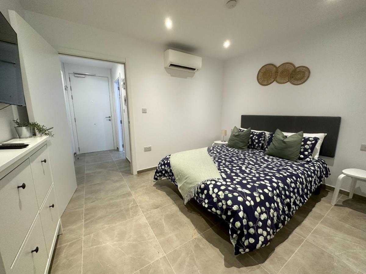 Brand New - Massive Studio - E1 - Self Catering Гибралтар Экстерьер фото