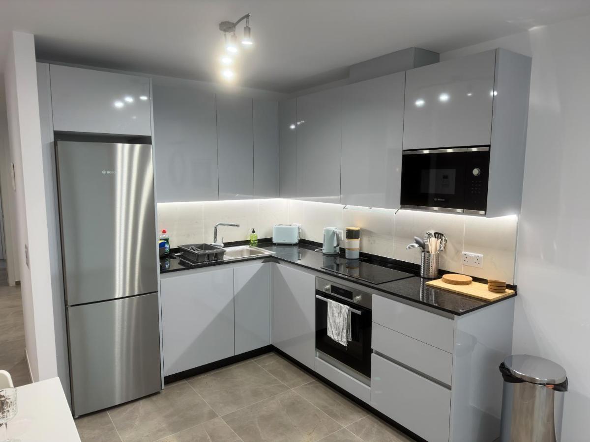 Brand New - Massive Studio - E1 - Self Catering Гибралтар Экстерьер фото